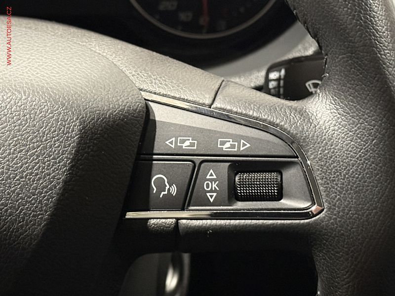 Seat Ibiza (2017) 1.0 MPI, Navi, autoAC - fotka 15 z 18