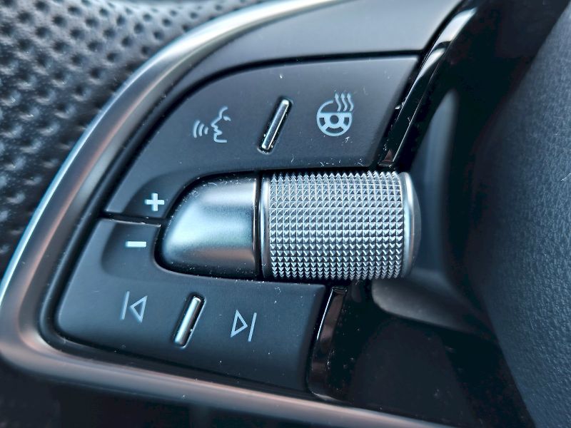 Škoda Karoq (2025) Sportline 1.5TSi 110kW 6°manuá - fotka 23 z 31
