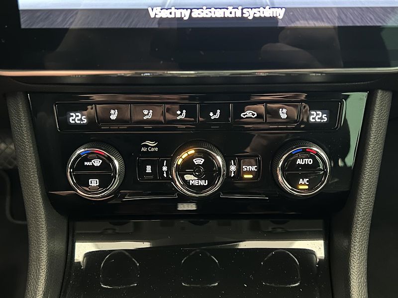 Škoda Superb 2.0 TDI L & K - fotka 12 z 29