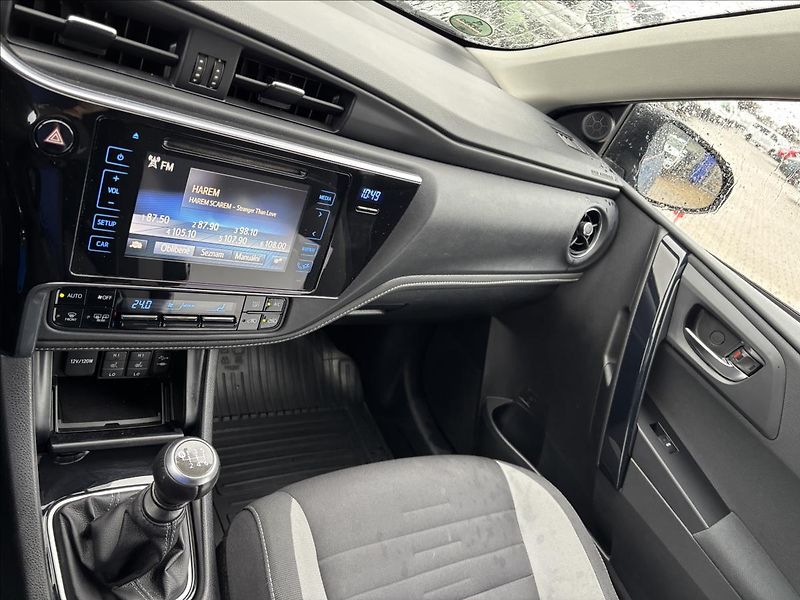 Toyota Auris 1,6 Active Trend 97kW - fotka 33 z 33