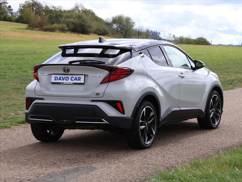 Toyota C-HR 2,0 Hybrid 112kW GR Sport CZ - fotka 7 z 35