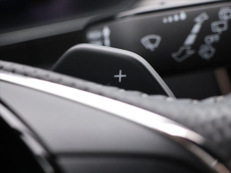 Škoda Superb 2,0 TDI 147kW DSG CZ Sportline - fotka 18 z 32
