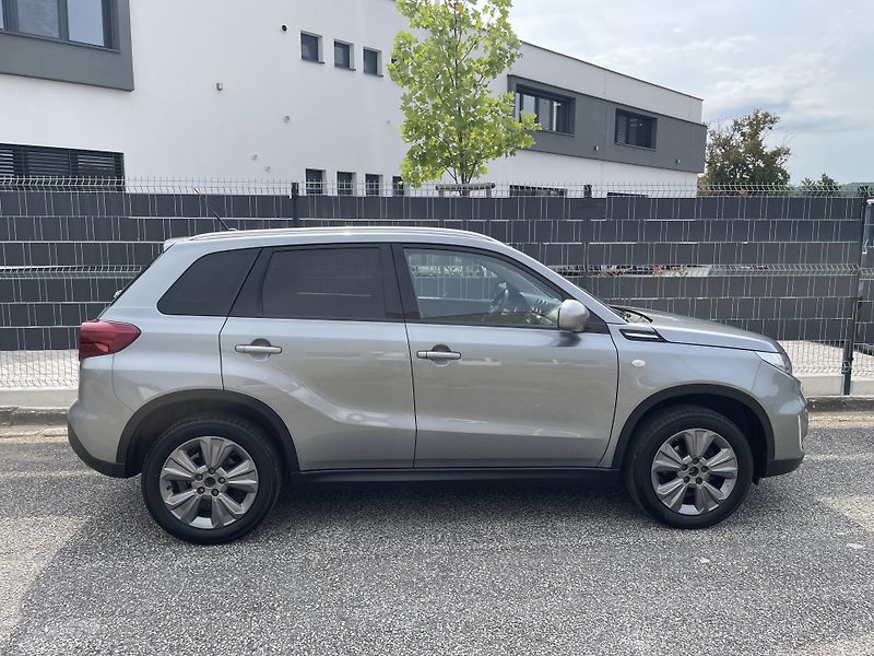 Suzuki Vitara (2021) 1.4 BoosterJet Hybrid - fotka 6 z 33