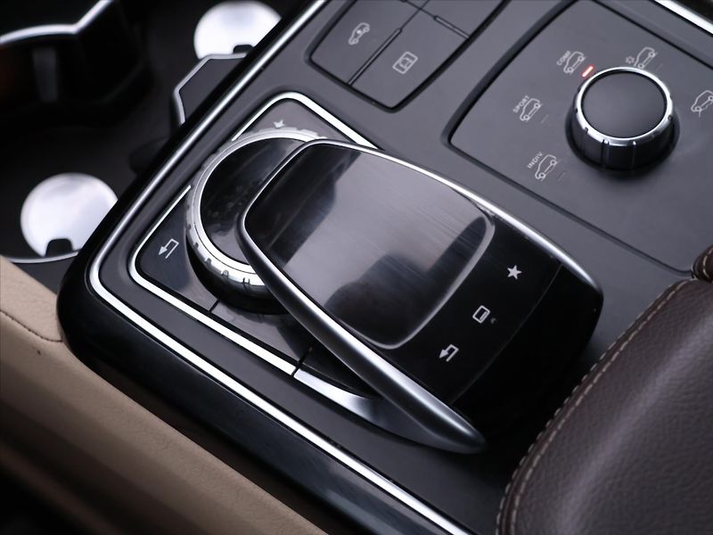 Mercedes-Benz GLE 3,0 350d 190kW 4M AMG CZ DPH - fotka 28 z 36
