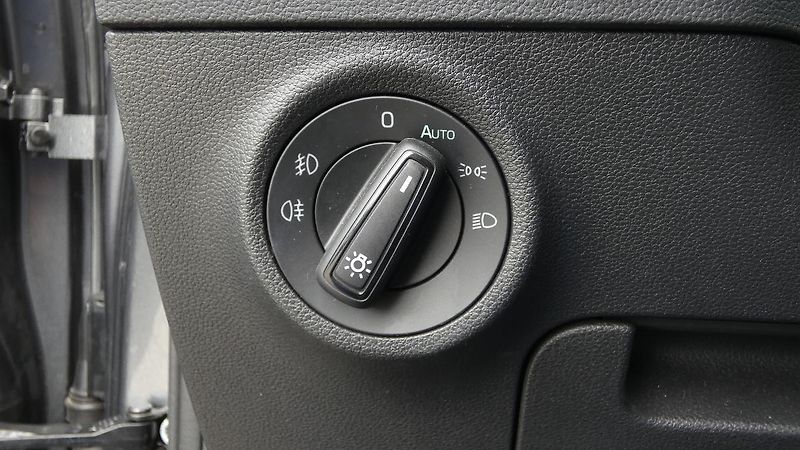Škoda Karoq 1,0 TSI Ambition - fotka 10 z 22