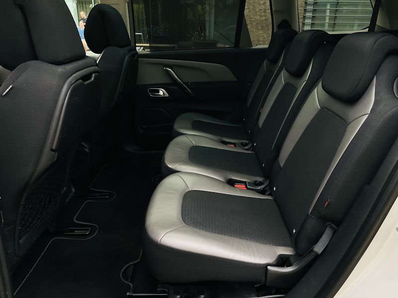 Citroën Grand C4 Picasso 2.0HDi MAN 7MÍST KAMERA TAŽNÉ - fotka 32 z 45