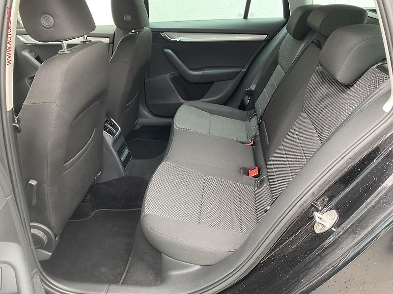 Škoda Octavia (2014) 2.0 TDi, Ambiente, DSG - fotka 10 z 18