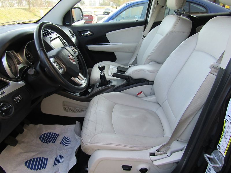 Fiat Freemont (2013) 2.0 JTD 100kW  7 MÍST - fotka 19 z 42