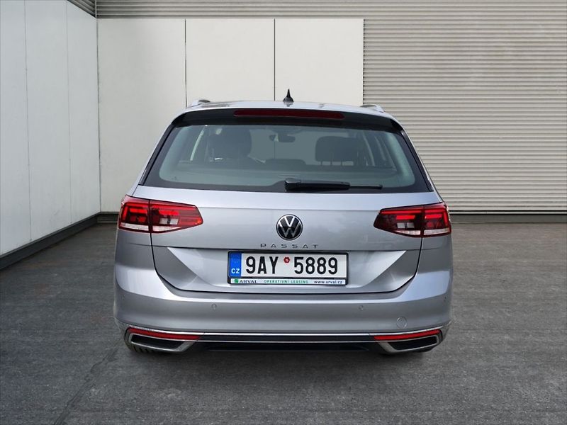 Volkswagen Passat 2,0 TDI Elegance - fotka 4 z 11