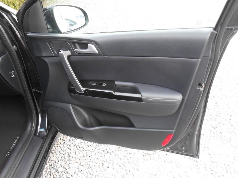 Kia Sportage (2021) AUTOMAT,BLACK EDITION.44tkm - fotka 18 z 43