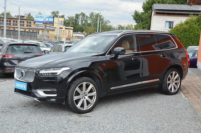 Volvo XC90 (2016) D5 // REZERVOVÁNO // - fotka 3 z 47