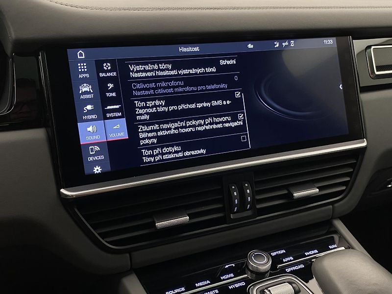 Porsche Cayenne E-HYBRID 250kW AWD AUT CZ - fotka 90 z 111