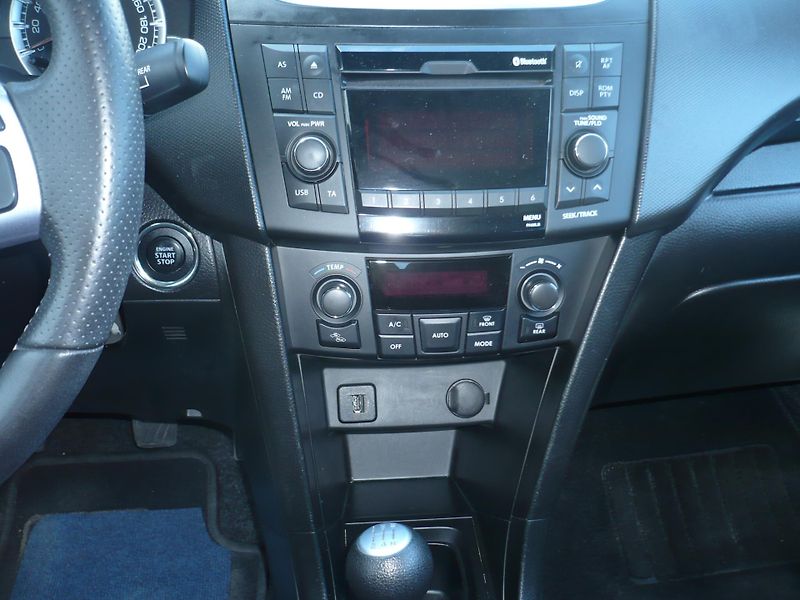 Suzuki Swift 1.2I 69Kw X-Tra Klimatizace - fotka 9 z 23