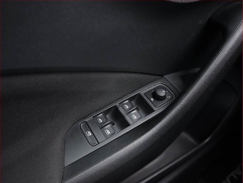 Škoda Scala (2019) Ambition 1.6 TDI, Serv.kniha - fotka 19 z 20