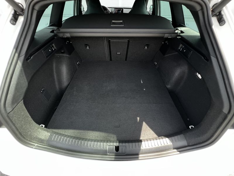 Cupra Leon 1.4 TSI e-Hybrid 150kW TZ DPH - fotka 26 z 29