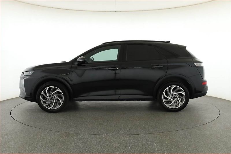 DS Automobiles DS7 Crossback (2023) 1.5 BlueHDI - fotka 3 z 18