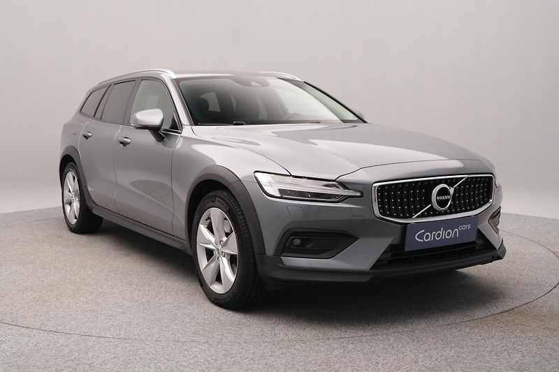 Volvo V60 CC D4 AWD MOMNETUM CZ 1.maj - fotka 12 z 44