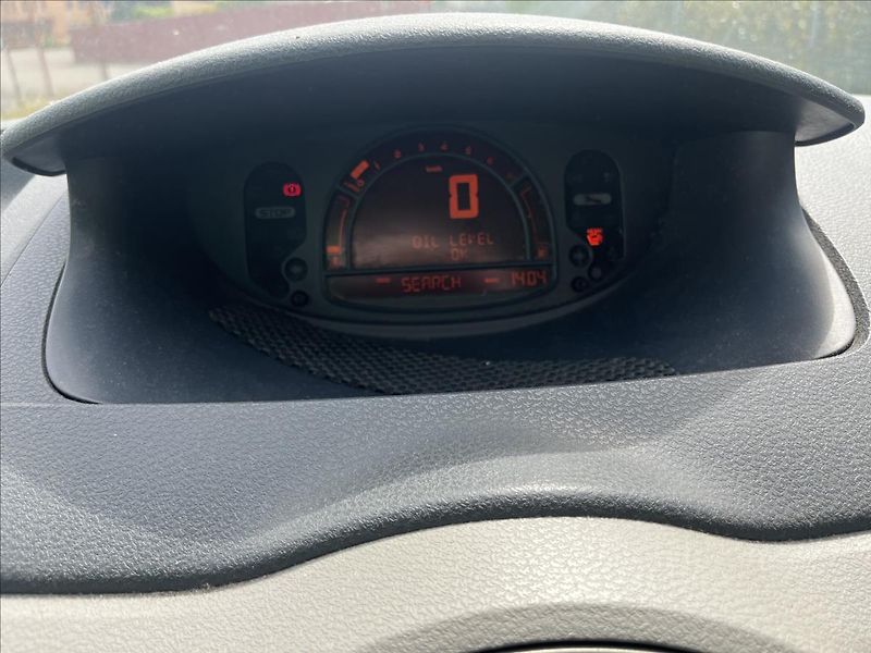 Renault Modus 1,4 i SERVIS - fotka 17 z 28
