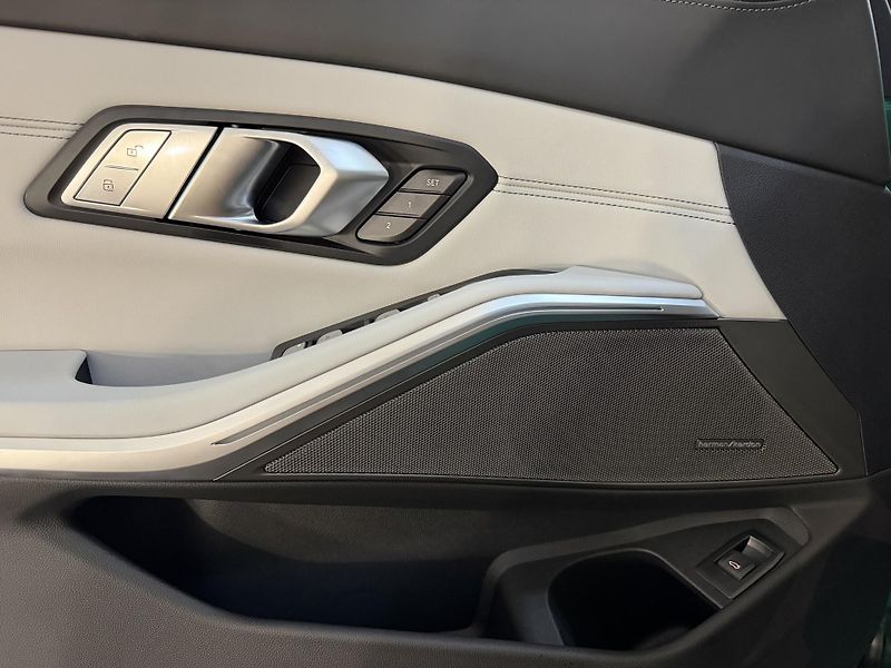 BMW M3 xDrive Competition Touring NEW - fotka 25 z 49