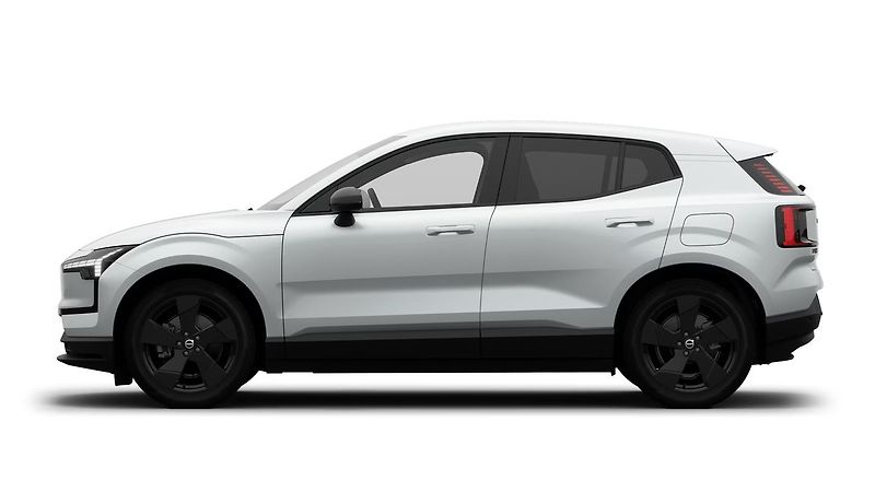 Volvo EX30 Plus P5 Black Edition - fotka 2 z 7