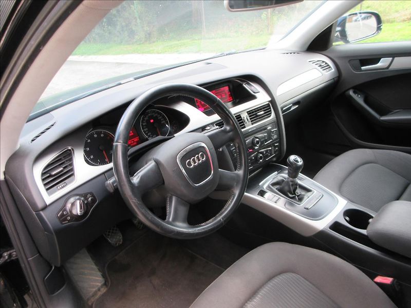 Audi A4 1,8 TFSi 88Kw, Xenon, VADA MOT - fotka 11 z 21