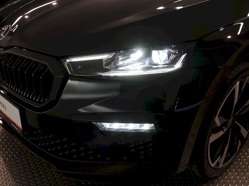 Škoda Scala (2025) MONTE CARLO 1.5TSI 110KW DSG - fotka 10 z 40