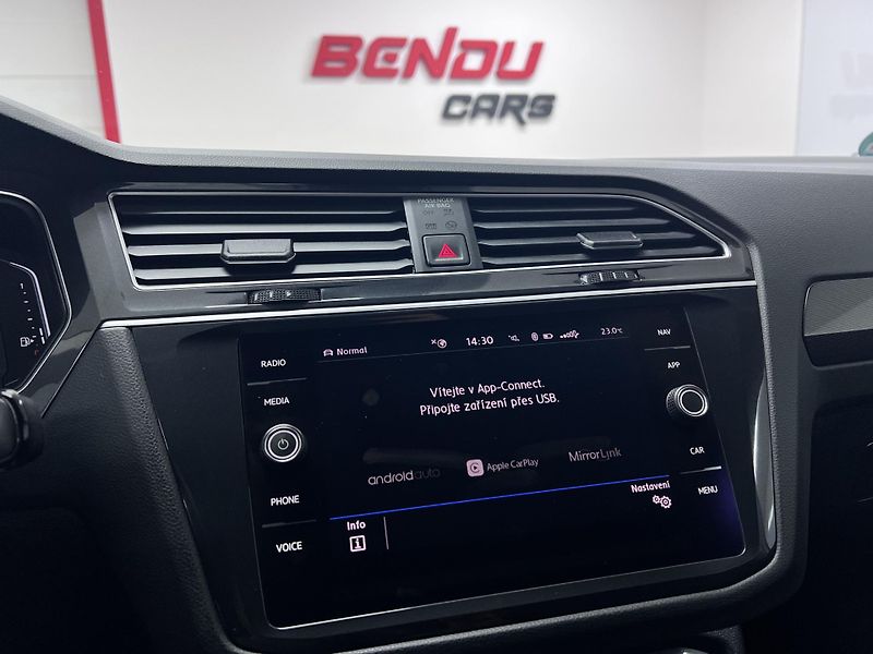 Volkswagen Tiguan 2.0 TSI 140 kW R-Line - fotka 31 z 50