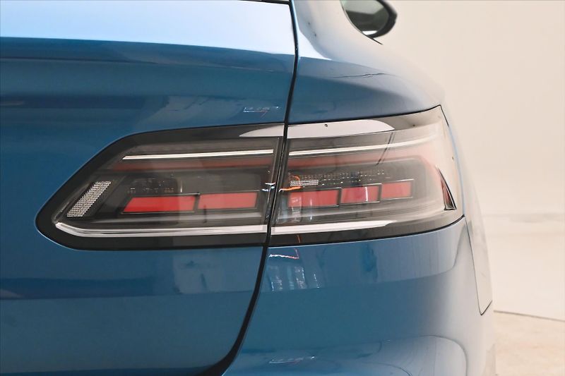 Volkswagen Arteon Shooting Brake 2,0 TDI 110 kW Elegance Záruka - fotka 31 z 32