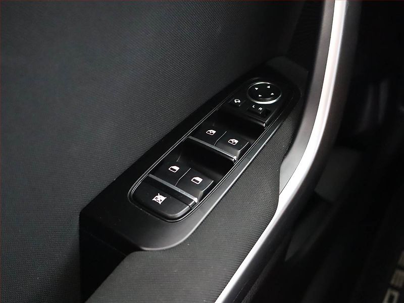Kia Ceed (2020) 1.4 T-GDI, Automat, Serv.kniha - fotka 16 z 18