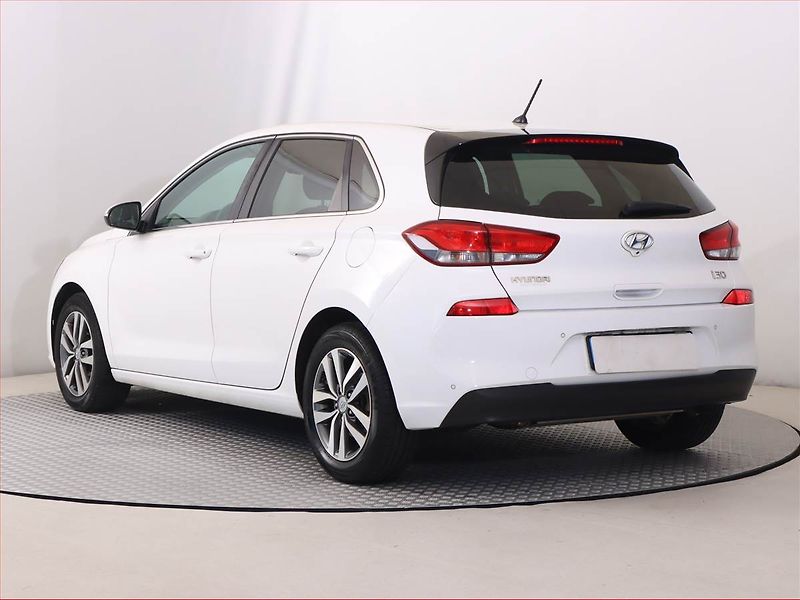 Hyundai i30 (2017) 1.4 CVVT, Serv.kniha, Tempomat - fotka 4 z 19