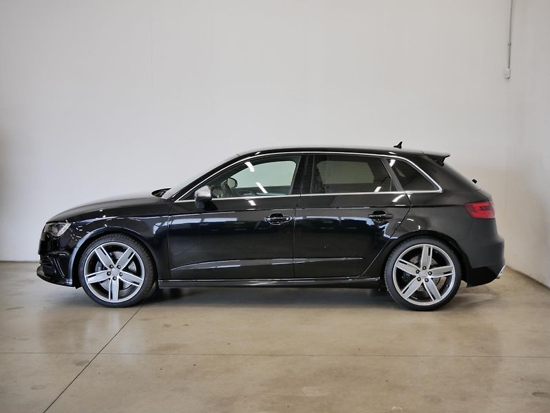Audi S3 - fotka 3 z 26