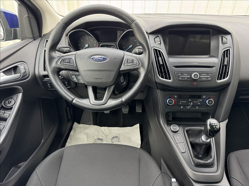 Ford Focus 1,5 TDCi 77kW NAVIGACE - fotka 27 z 50