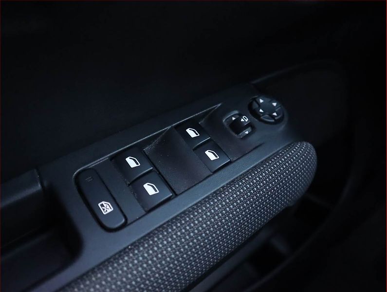Citroën C3 Aircross (2019) 1.2 PureTech, Automat - fotka 16 z 22