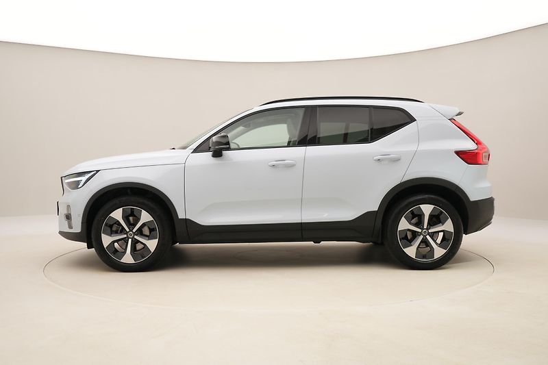 Volvo XC40 B4 DARK ULTRA AUT CZ - fotka 10 z 60