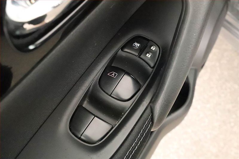 Nissan Qashqai (2017) 1.2 DIG-T, Automat, Tempomat - fotka 13 z 17