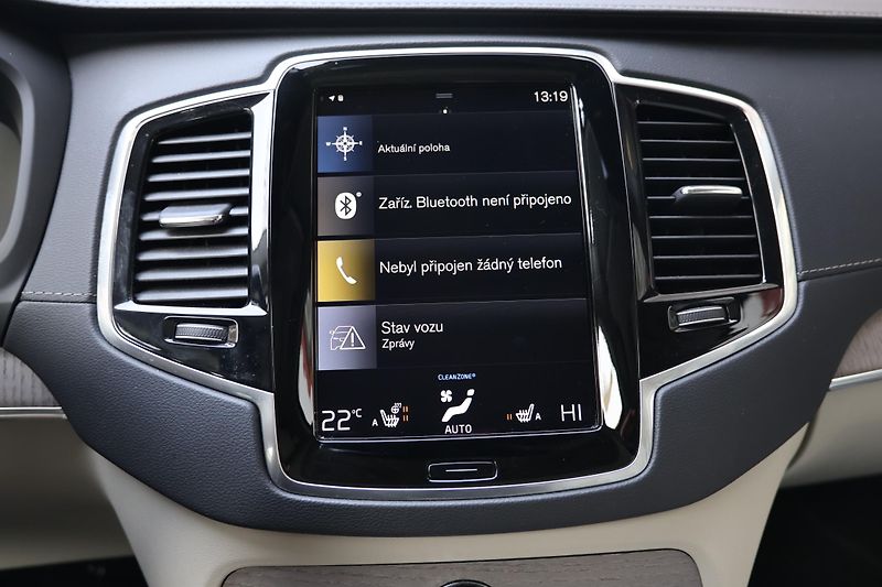 Volvo XC90 (2021) T8 AWD Plug-in Hybrid - fotka 13 z 25