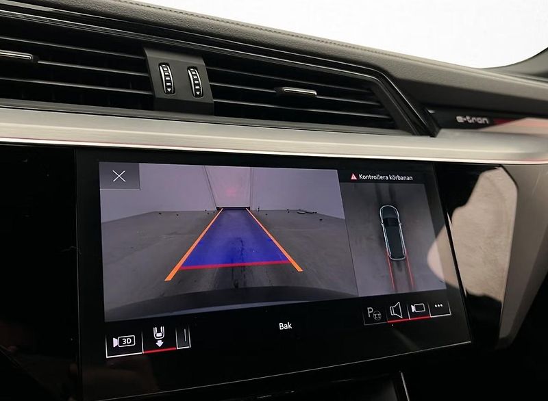 Audi Q8 e-tron 55 Q 360k Matrix Vzduch Pano - fotka 18 z 35