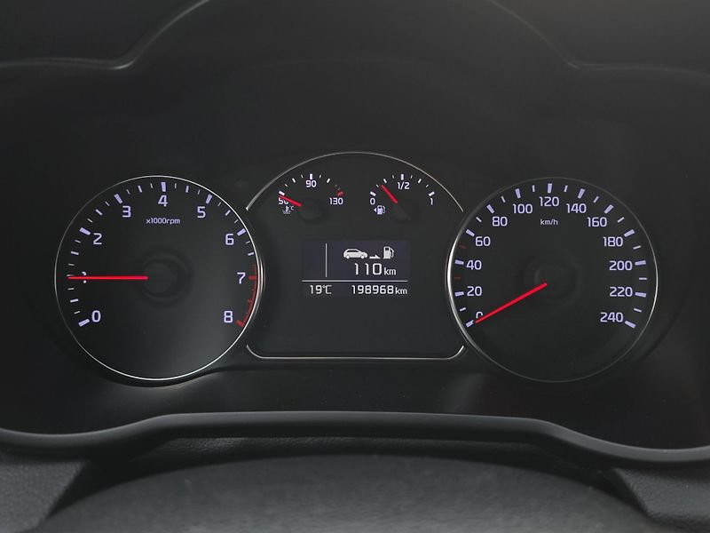 Kia Carens (2014) 1.6 GDi 99kW, DPH, 1. Maj. - fotka 17 z 25