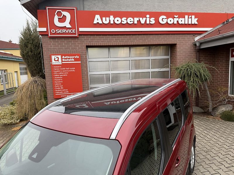 Ford Tourneo Connect (2019) 1,5-PANORAM-TAŽNÉ-VYHŘ.SEDAČKY - fotka 15 z 53