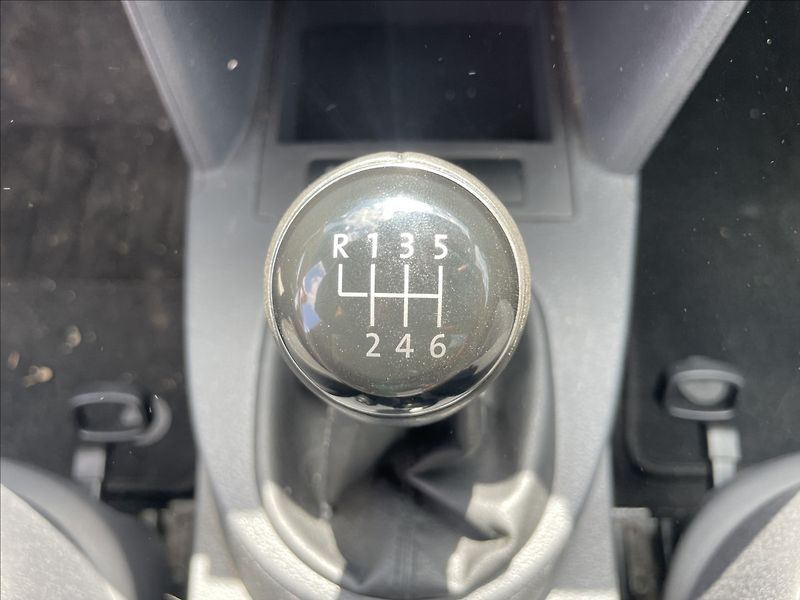 Volkswagen Caddy 2,0 TDi 103kw MAXI SOCCER 7mís - fotka 20 z 47