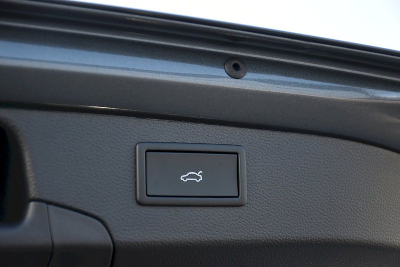 Škoda Superb (2026) Combi Laurin & Klement 2,0 TDI - fotka 31 z 45
