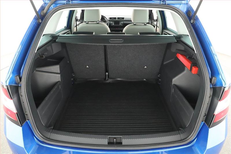 Škoda Fabia (2017) Scoutline 1.2 TSI, Serv.kniha - fotka 12 z 13