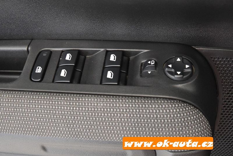 Citroën C3 Aircross 1.2 PT LED FEEL PACK 81 kW-DPH - fotka 32 z 51