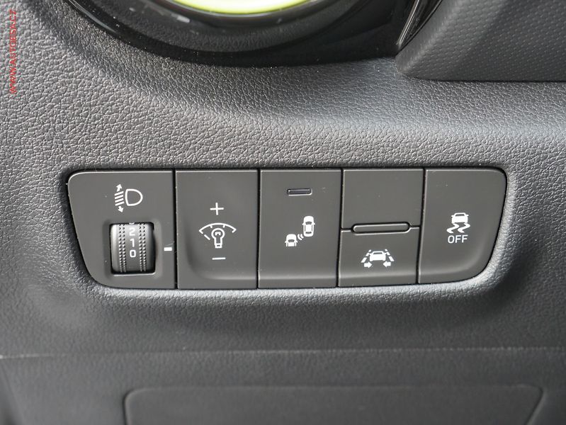 Hyundai Kona (2018) 1.0T-GDi, 1.maj,ČR, Navigace - fotka 22 z 25