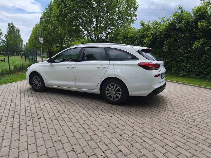 Hyundai i30 1.0 T -Gdi 88Kw Kombi - fotka 5 z 26