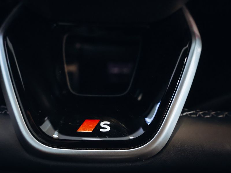 Audi S5 Sedan quattro 3.0TFSI - fotka 17 z 28