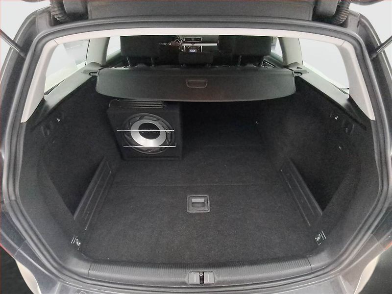 Volkswagen Passat (2013) 1.6 TDI, Navi, Tempomat - fotka 14 z 18