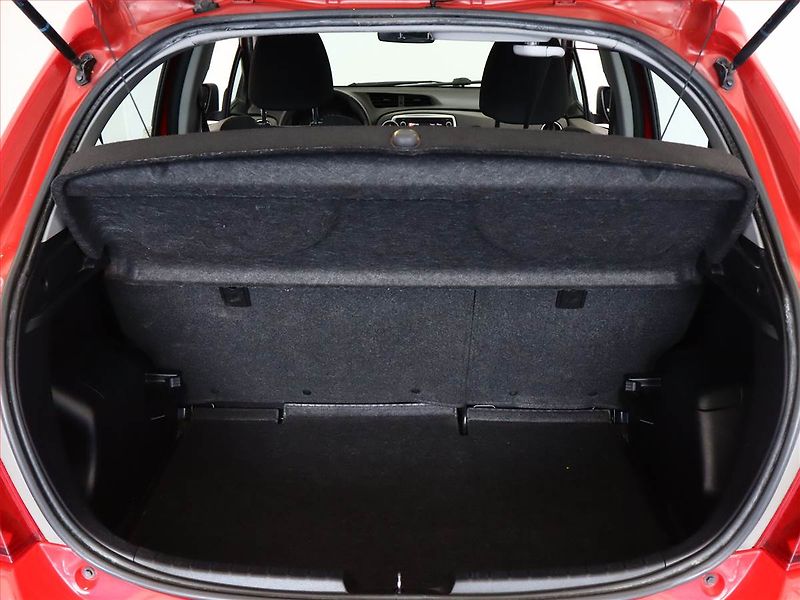 Toyota Yaris (2013) 1.33 Dual VVT-i, Park. senzory - fotka 10 z 12
