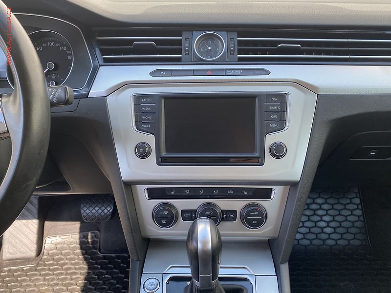 Volkswagen Passat (2015) 2.0 TDi, Comfort, DSG, LED - fotka 12 z 18
