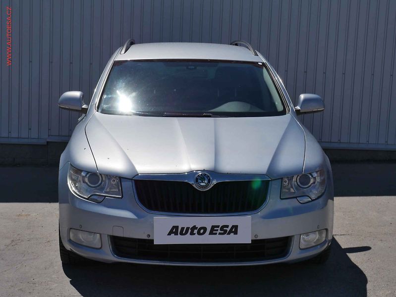 Škoda Superb (2012) 2.0 TDi, ČR, Ambition - fotka 2 z 22